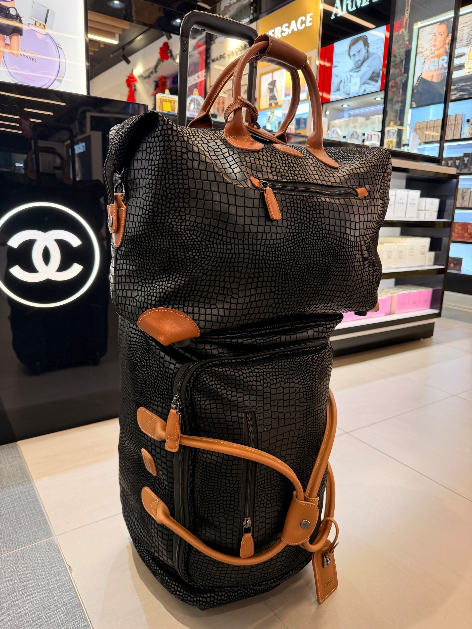 #Travelessentials on #sale! LOVE this carry on and personal item combo. Beautiful and wears soooo well. Makes a great #gift too!

#travel #vacation #essentials #luggage #bags

#LTKTravel #LTKMens #LTKGiftGuide