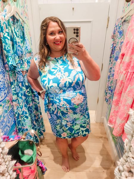 The Toryn ! This is a size XL in this dress super duper stretchy and would be great for work bc it’s a nice length and covers everything up 
At the price point it is also one of the lesser expensive dresses right now! Super cute and comfy #livinglargeinlilly #lillypulitzer #resort365 

#LTKplussize #LTKmidsize #LTKworkwear