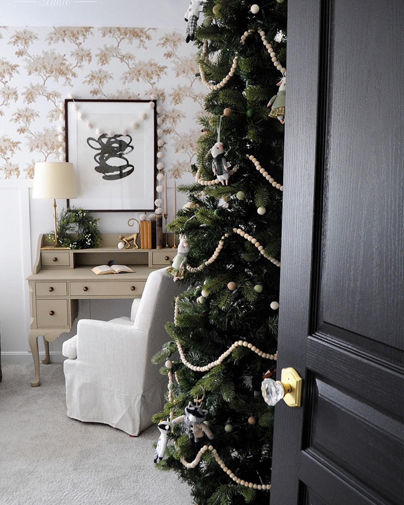 Christmas in our guest bedroom...

#LTKhome #LTKHoliday #LTKSeasonal