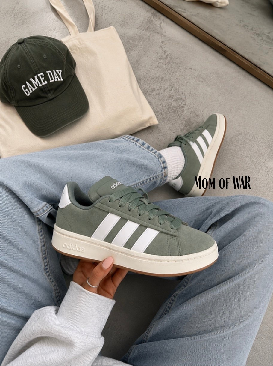 OK neutral girlies 🤍✨ these Adidas are SEVENTY PERCENT OFF right now 😳🔥

And somehow there’s STILL a full size run in stock 👀👏

The sage green + gum sole combo is sooo good for everyday wear, errands, ball field fits, and casual outfits 🙌

These look way more expensive than they are at this price 😍💨