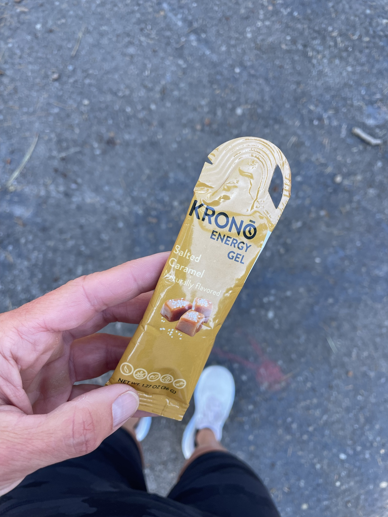 Fuel = fast finish. One of the biggest game-changers in my training has been dialing in my running gels. They’re not just for marathoners—if your run is over an hour, your body needs that quick carb boost.

I’ve rounded up the best energy gels for runners that don’t upset your stomach, actually taste good (yes, that exists), and give you the steady energy to push through those last miles. 

Think of them as your secret weapon for PRs, strong long runs, and race day confidence.

Linked my go-to marathon fuel and hydration must-haves for your next training cycle.

#RunStrong #RaceDayFuel #RunningGels #EnduranceTraining #RunnersLife


#LTKActive #LTKOver40 #LTKSeasonal