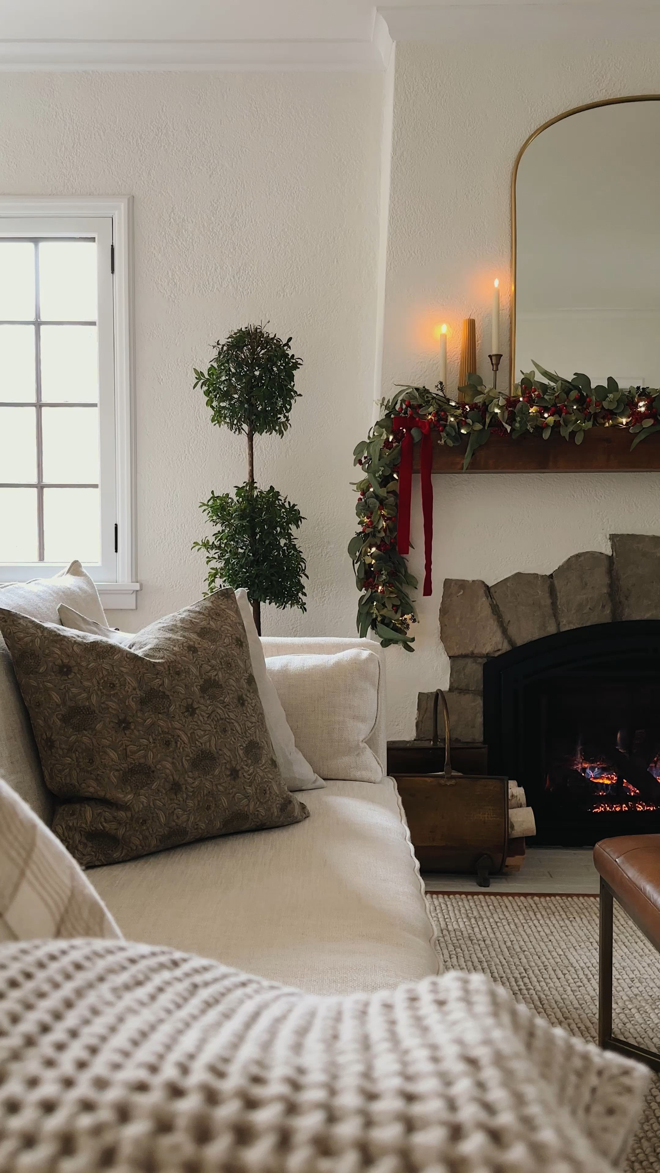 Christmas living room  

#LTKhome #LTKHoliday #LTKstyletip