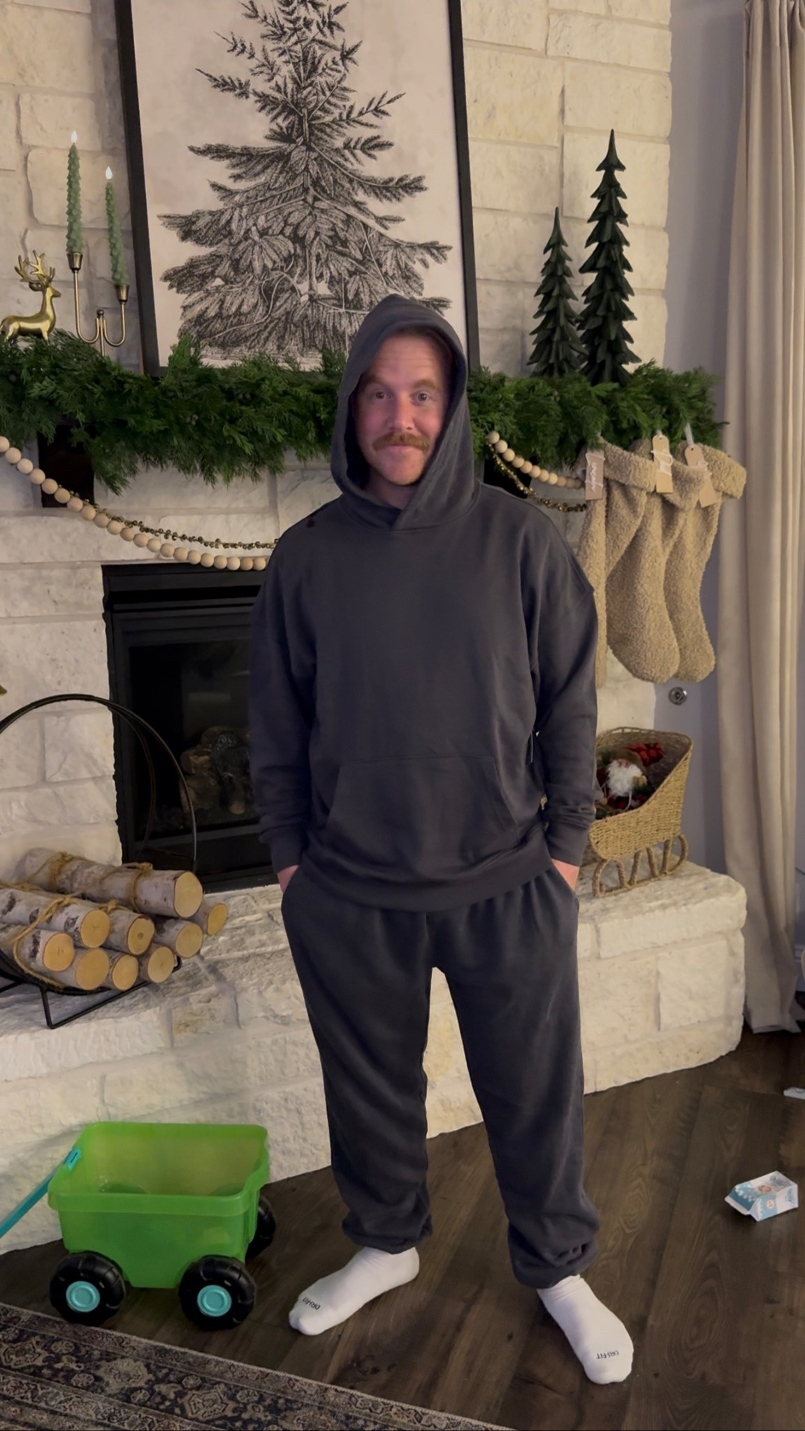 Men’s Walmart hoodie and jogger set! Comes in tons of colors 