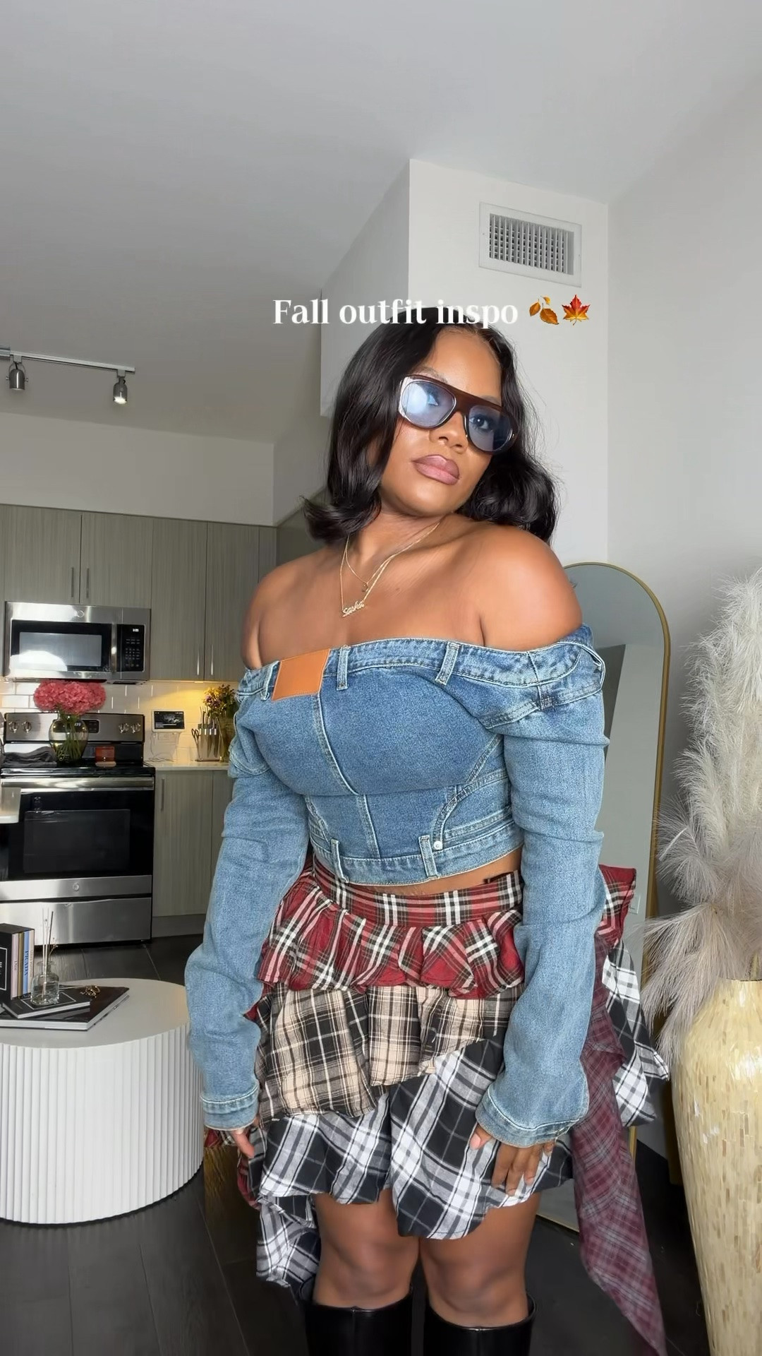 This fall outfit is not only chic but edgy
