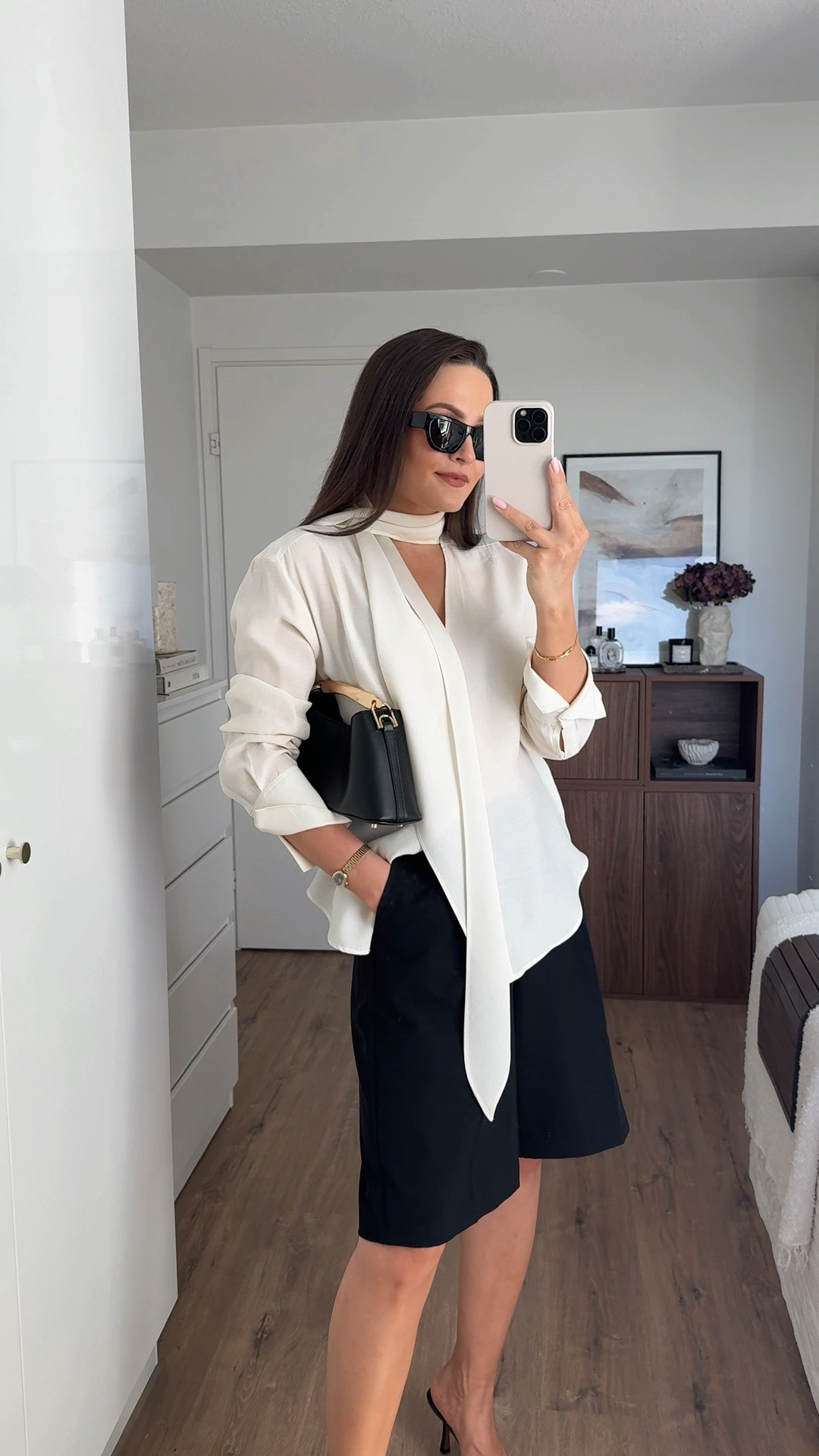 My current go-to: Bermuda shorts

#LTKootd