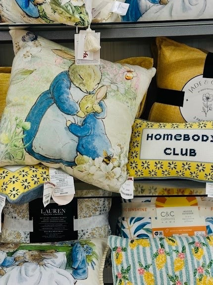 Every bunny needs a little comfort. 🐰☁️Found the most darling Peter Rabbit collection and some "Homebody Club" essentials today. These pillows are perfect for adding a touch of spring whimsy to your nook.
#HomeGoodsFinds #TJMaxxHaul #PeterRabbit #NurseryDecor #SpringAesthetic