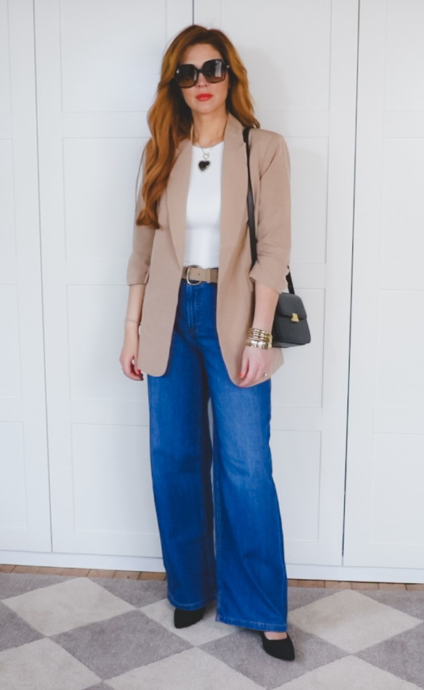 Elevated casual style! Easy Outfit Idea :)
I love this scrunch sleeve blazer—it's so easy to toss on over dress pants or denim for an elevated look! 

 #LTKSeasonal #LTKFindsUnder50 #LTKStyleTip