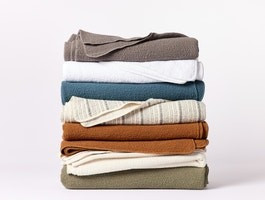 Cascade Organic Matelasse Blanket | Coyuchi Inc.