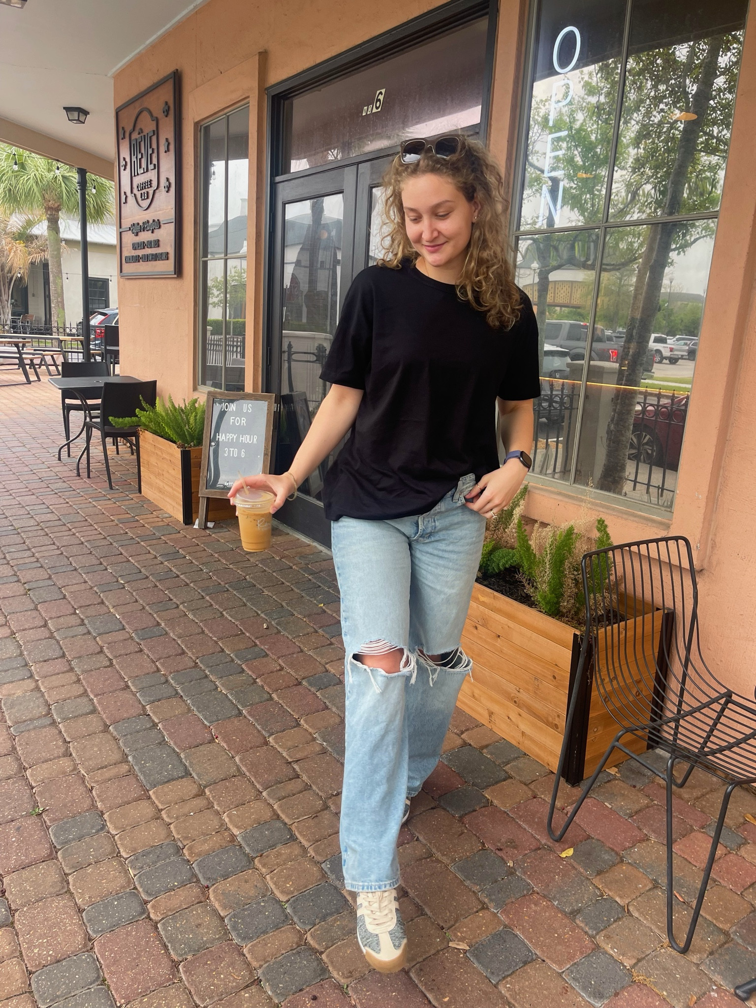 Baggy clothes era!
Shirt : L
Jeans : 12 (because preg belly) normally an 8-10



#LTKstyletip #LTKbump #LTKfindsunder100