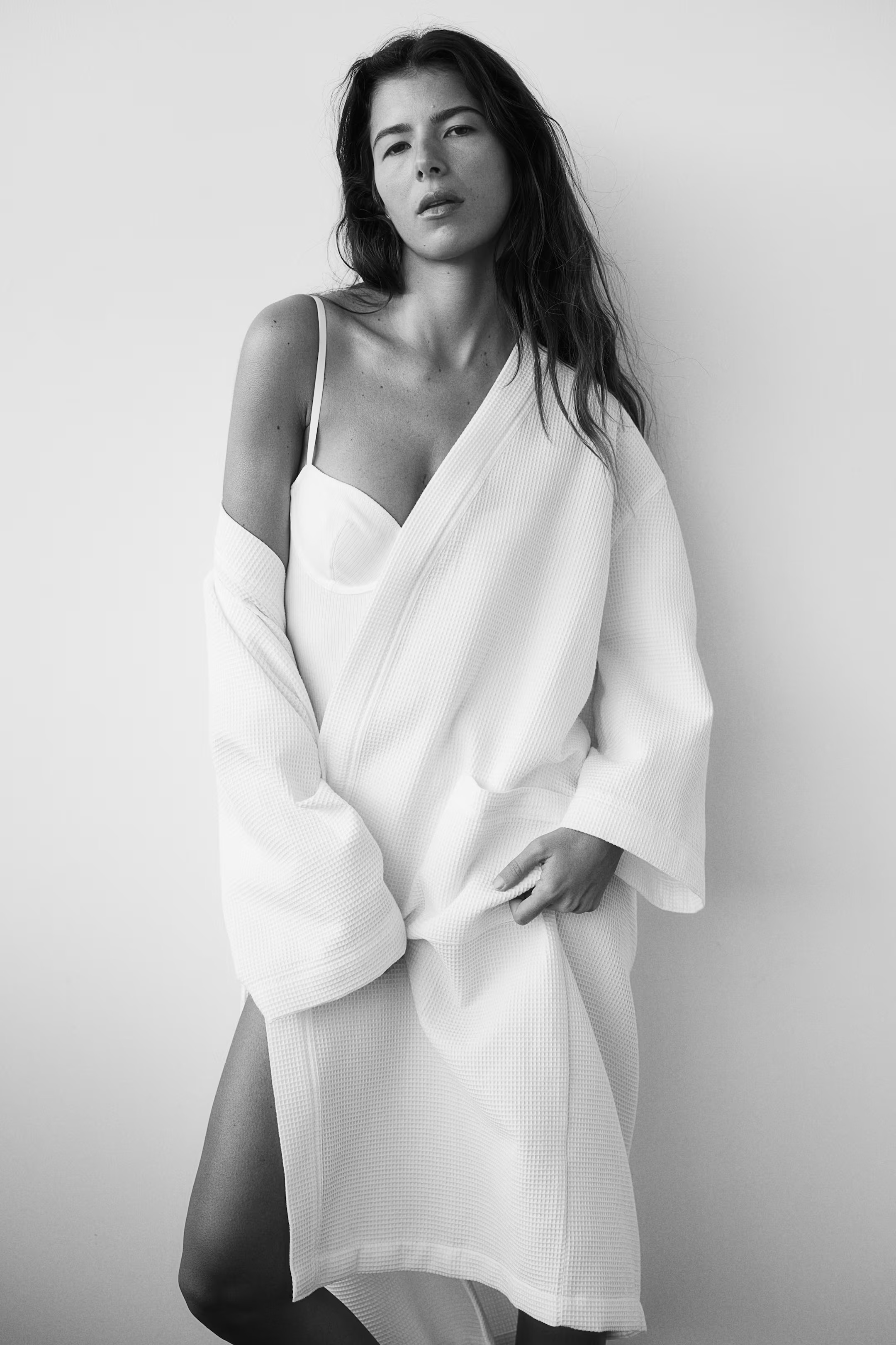 Waffled dressing gown - Long sleeve - Knee length - White - Home All | H&M GB | H&M (UK, MY, IN, SG, PH, TW, HK)