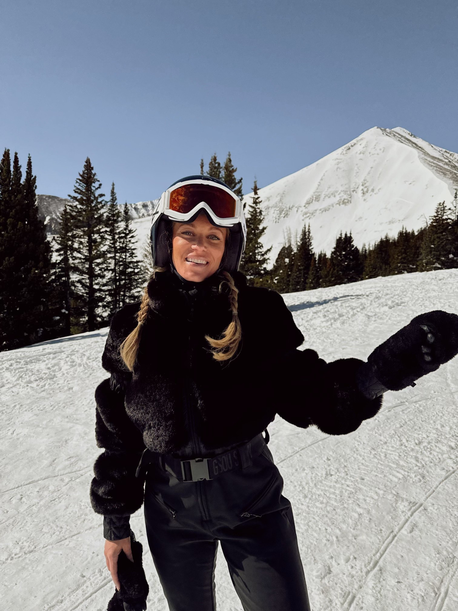 Ski trip style 🖤⛷️ packed the perfect fit for the slopes!

Ski trip packing list, ski outfit, ski one piece, ski trip layers, Amazon ski finds



#LTKShoeCrush #LTKTravel #LTKActive