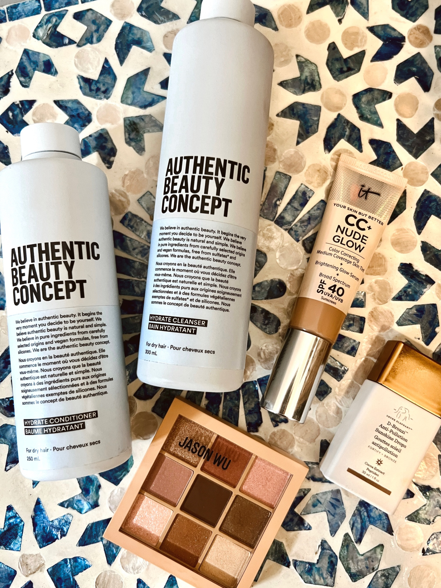 Summer beauty favourites from shoppers!! ☀️ @shoppersbeauty #BeautiesJustWannaHaveFun #MyFavouriteShoppersSummer