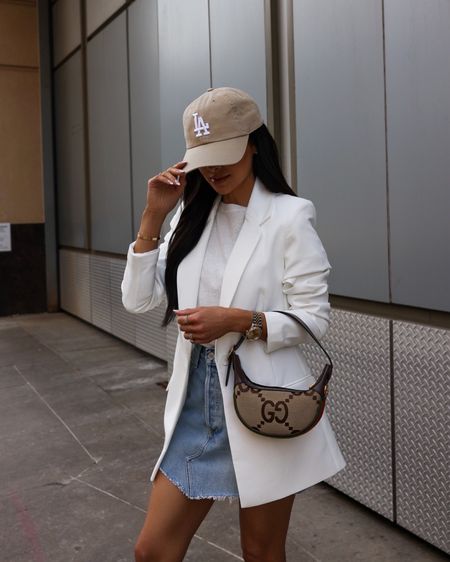 Casual summer outfit ideas
Amazon white blazer wearing an XS
Agolde denim skirt wearing a 23
Gucci slingback pumps run TTS



#LTKFindsUnder100 #LTKStyleTip #LTKSeasonal