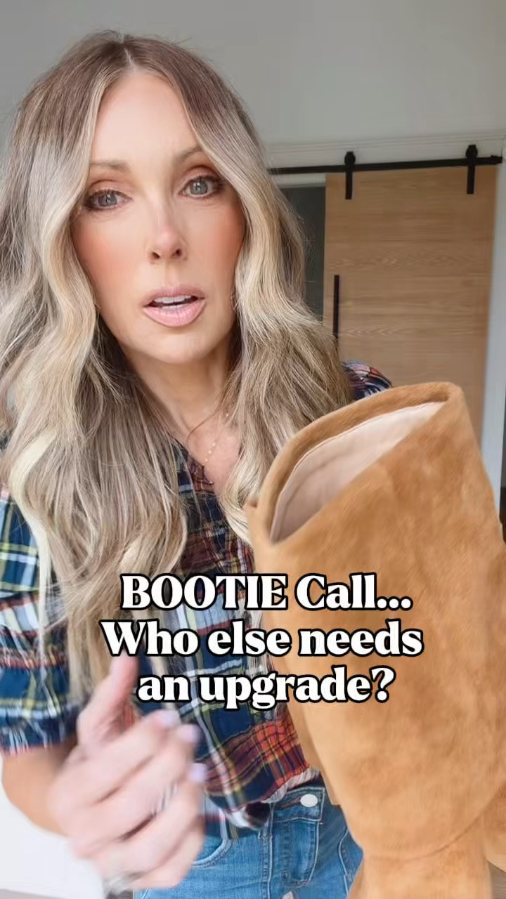 I'm guilty of wearing the same pairs of wedge booties I've had for years... and sometimes they're a bit too informal for what I need! These foldocer bootie are the perfect way to dress up denim, dress pants or even a sweater dress. 

@Anthropologie #anthropartner