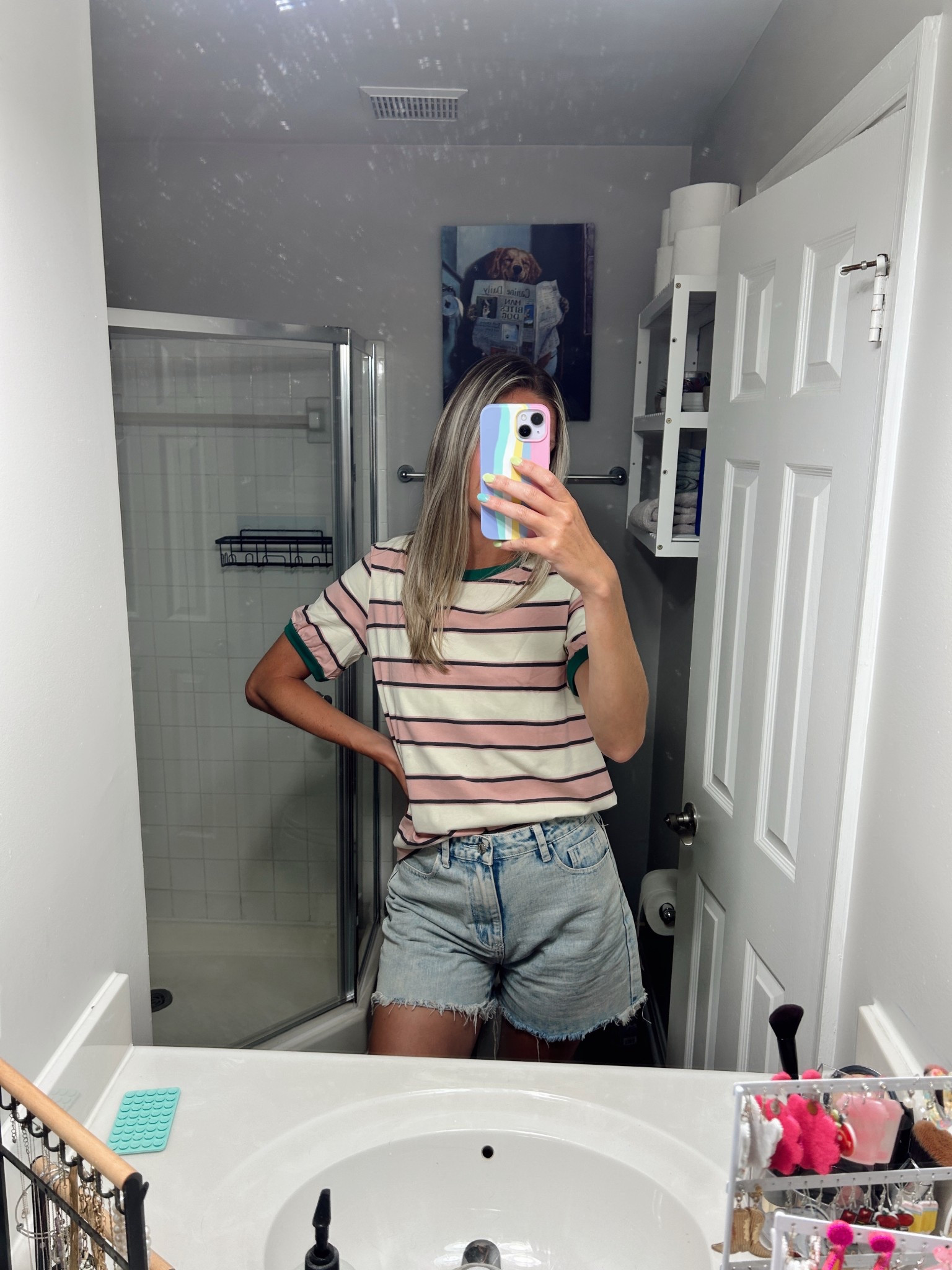summer outfit/teacher outfit/short sleeve shirt

Shirt fits nicely, I’m wearing my normal size medium!

Amazon prime deal