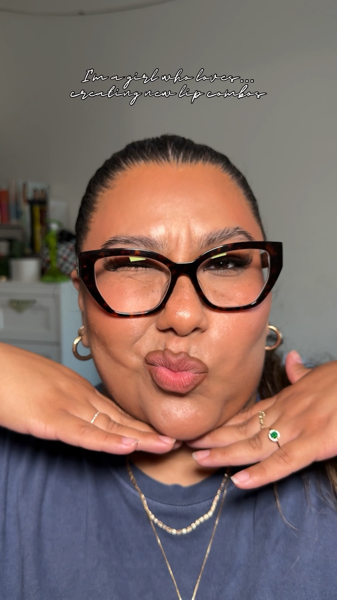I’m a just a girl who loves…💋☁️

@milkmakeup Cooling Water Jelly Tint
@Charlotte Tilbury Lip Cheat Lip Liner 
@makeupbymario Ultra Suede Lipstick 



#creatorsearchinsights #imjustagirl #lipcombotutorial #pinknudelip #lipsticktutorial #fyp 

#LTKBeauty #LTKStyleTip #LTKFindsUnder50