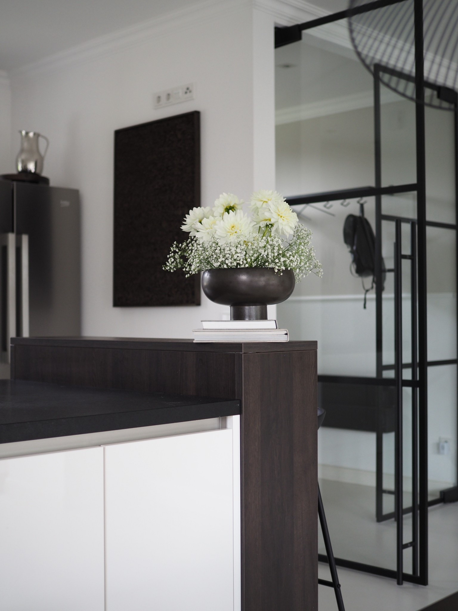 DIY Japandi-Pinnwand mit floralem Arrangement im Steckigel – minimalistisch, natürlich und stilvoll zugleich 🌿.

#LTKhome #LTKdeutschland #LTKstyletip