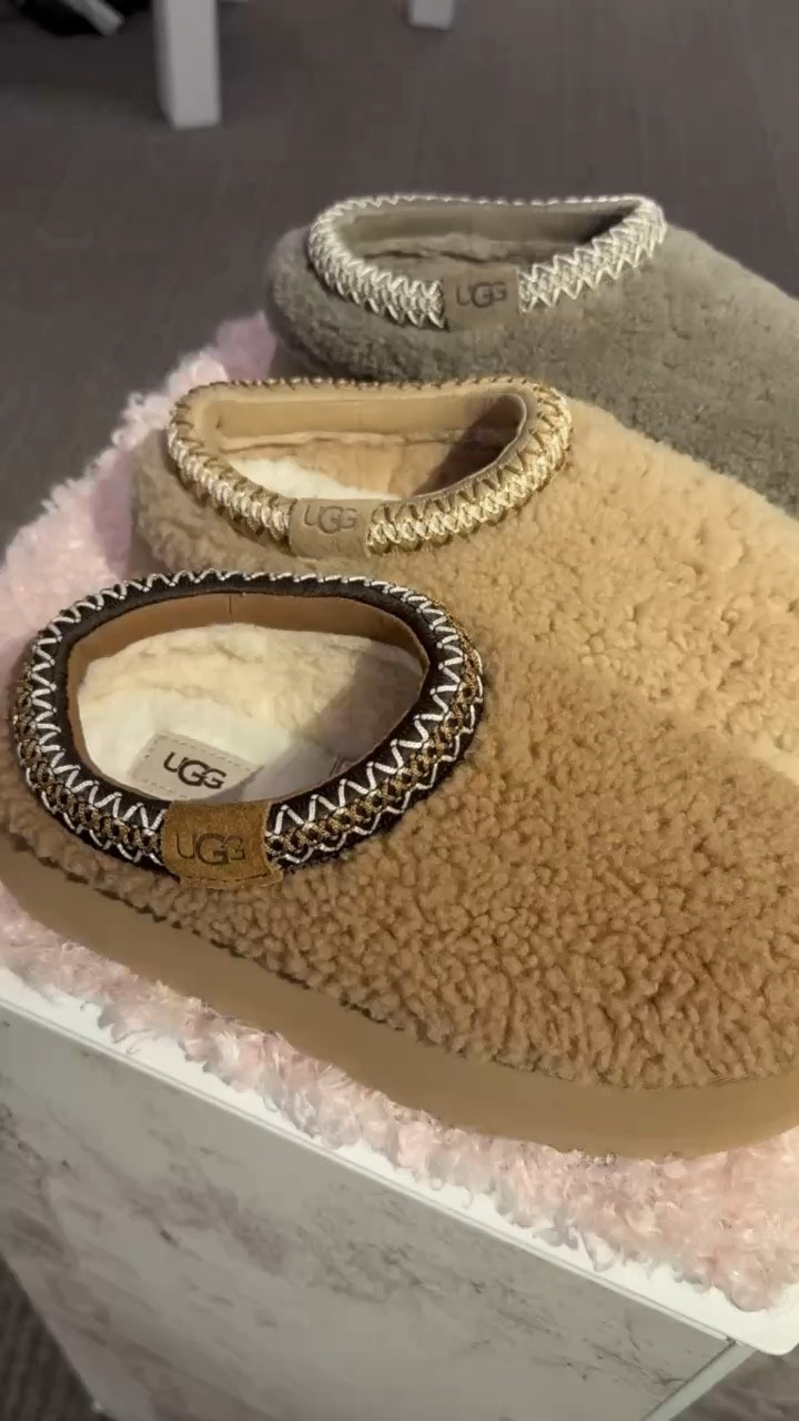 Loving these adorable Ugg boots to complete your holiday outfit 😍

#LTKStyleTip #LTKHoliday #LTKGiftGuide