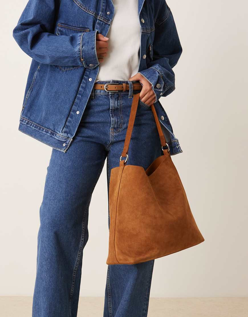 ASOS DESIGN – Wildleder-Tragetasche in Kastanienbraun mit Metalldetail am Riemen-Brown | ASOS (Global)