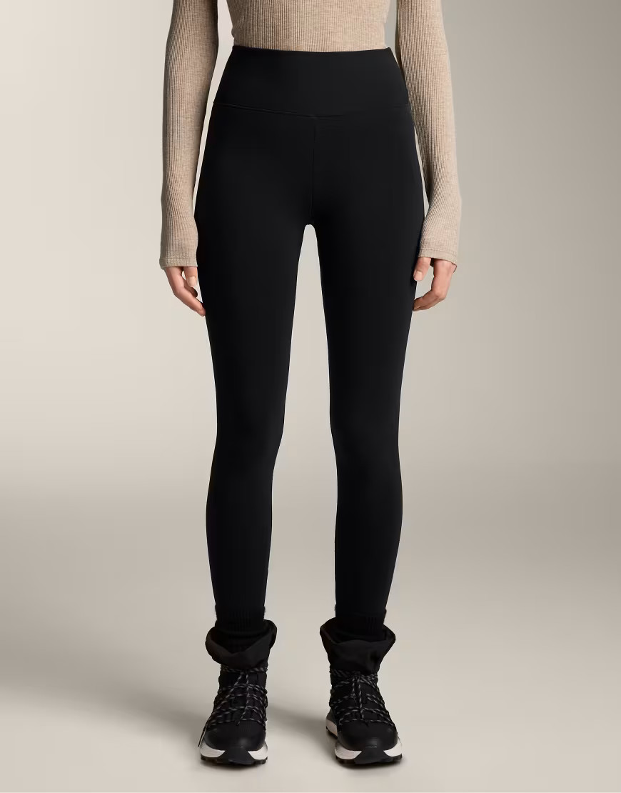 OYSHO Super-high-rise seamless extra-warm 70cm ankle-length leggings in black | ASOS (Global)