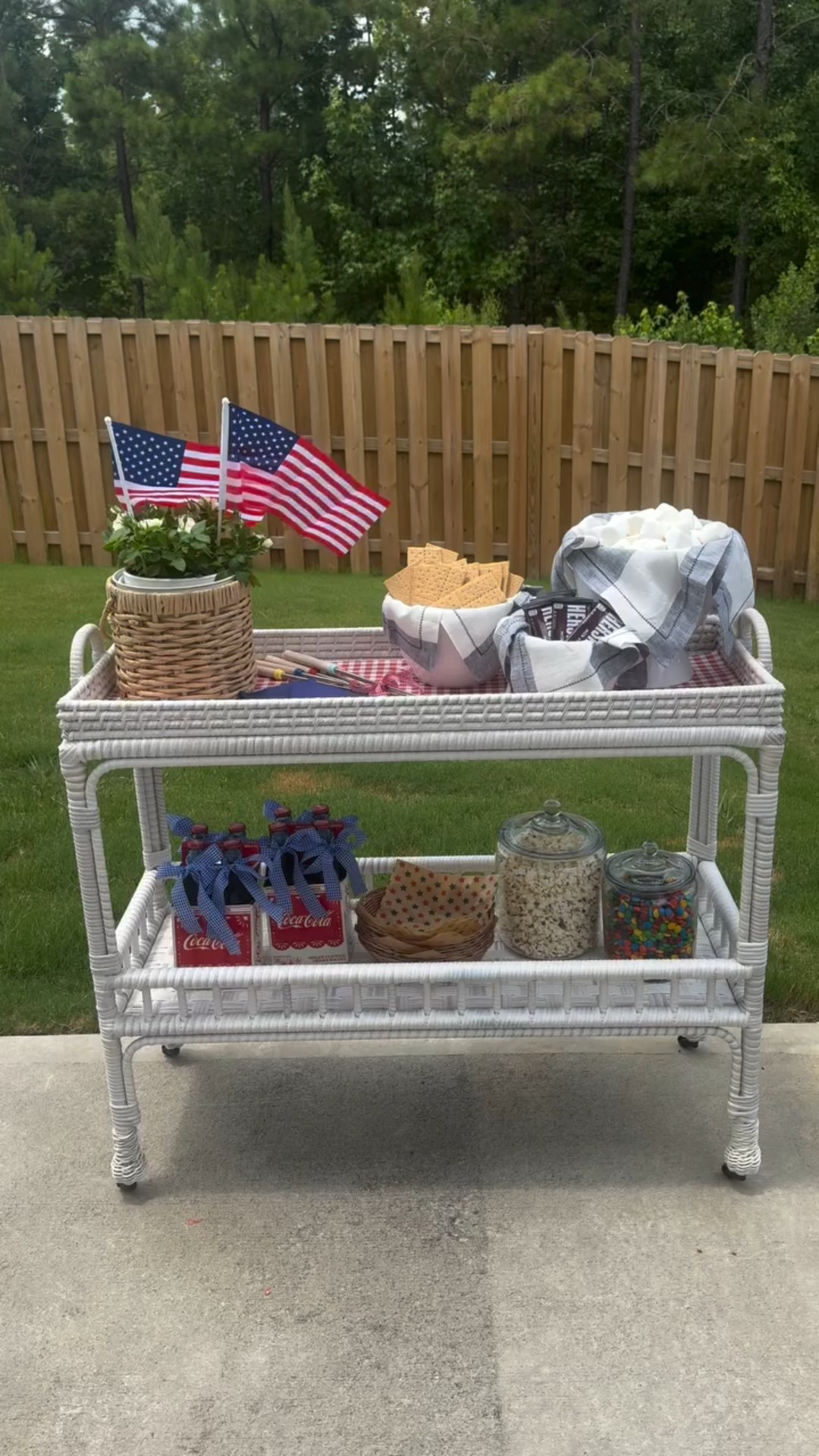 Turned the cutest @serenaandlily bar cart into a s’mores cart for the 4th! #gathertogether #thejoyingathering #4thofjuly #smores #smorestime #4thofjulydessert
