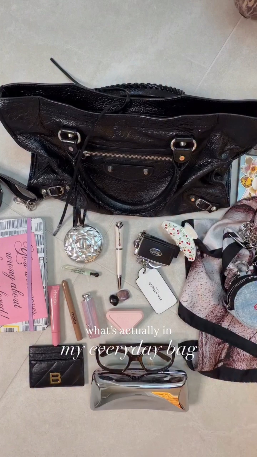 Just the things I reach for every day.

#whatsinmybag