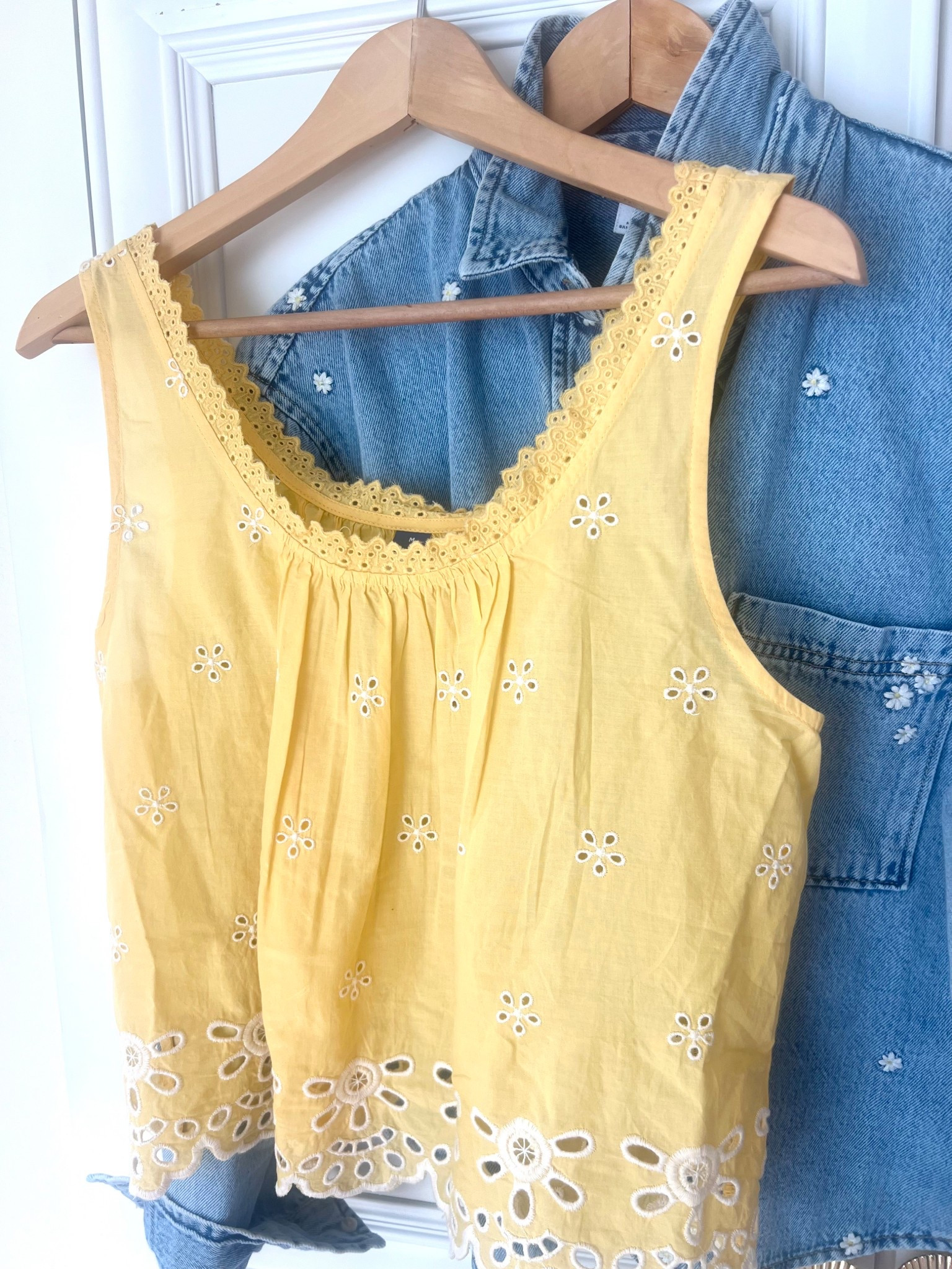 ‘And It Was All Yellow…’
… yellow is everywhere this season and I love jt! (Almost as good as pink, lol.) These tops are some recent faves, also linking another style few other cute things I’ve seen and loved in 🧈 yellow lately!

#LTKFindsUnder50 #LTKSeasonal