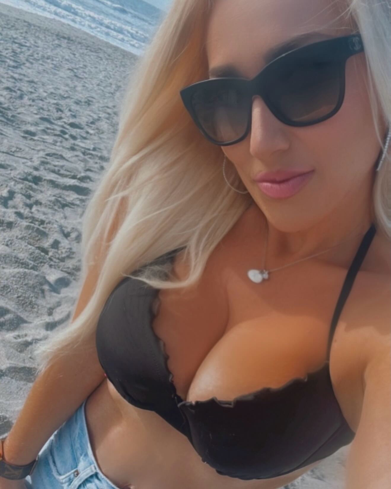 It’s that time again! Let’s play 🤗 which one do you prefer? Throwback edition 🏖️ Make sure you like this post & let me know your favorite in the comments below! ⬇️💕

#blackandwhite #photoshoot #bikinigirl #blondes #prettygirl