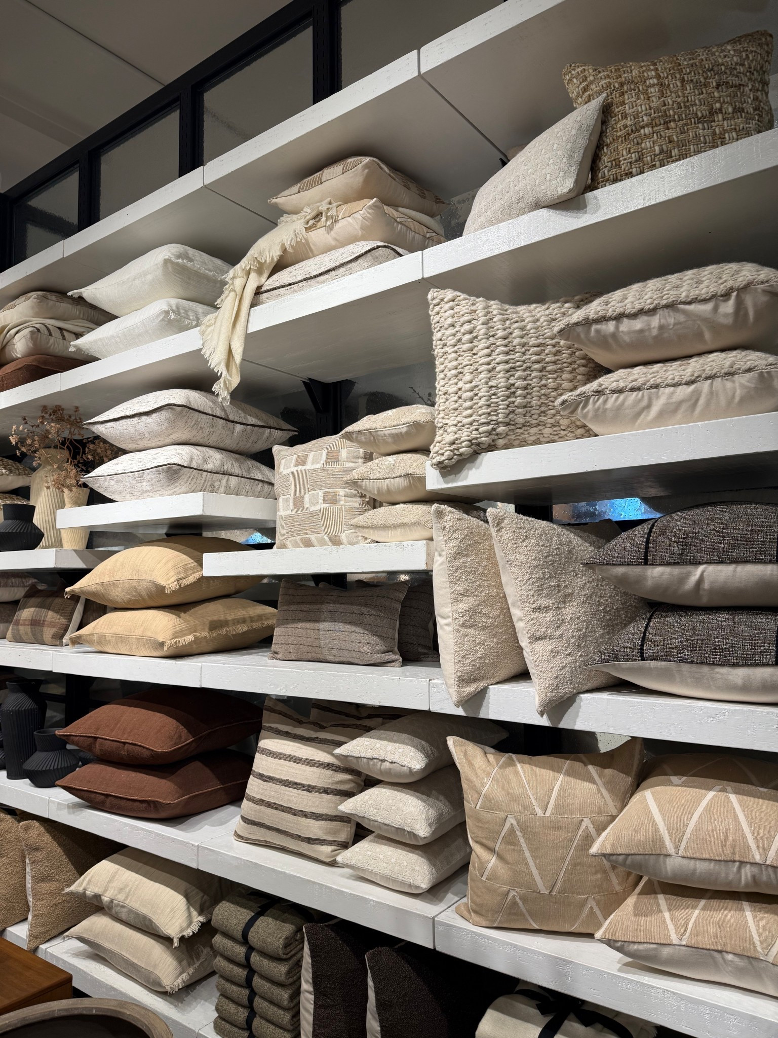 west elm throw pillows have me drooling!!🤤 



#LTKSeasonal #LTKFindsUnder100 #LTKHome