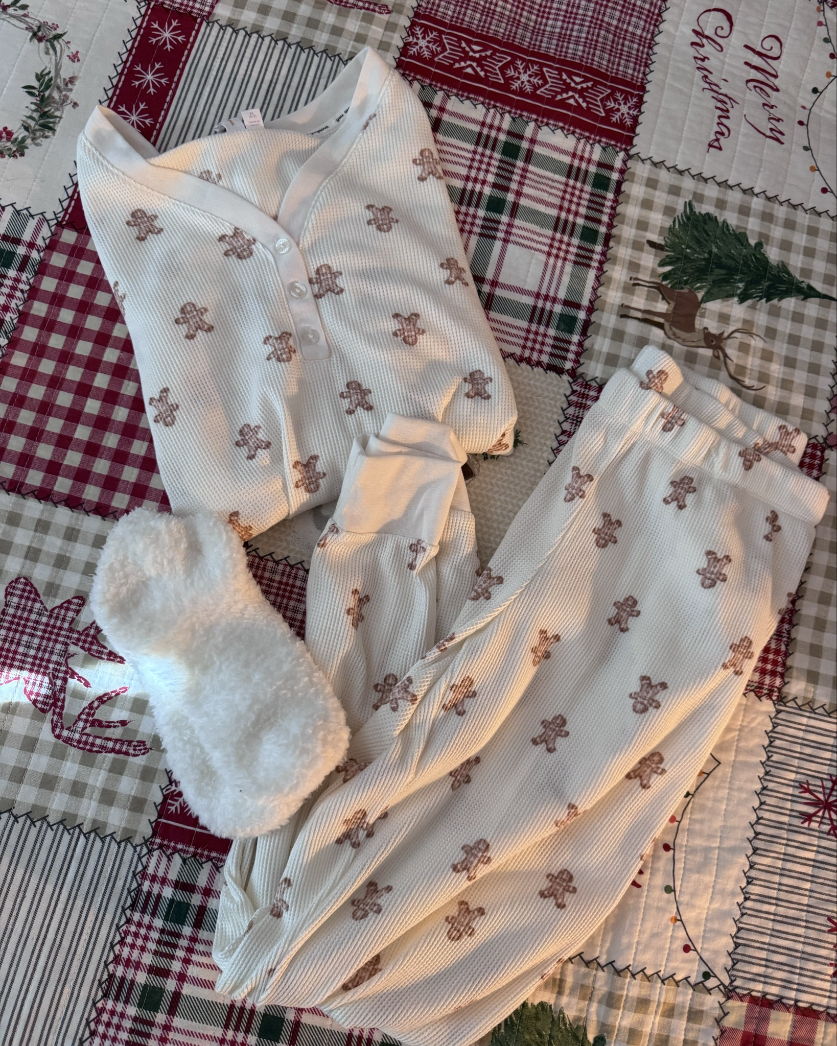 Cozy and cute Walmart haul under $28!! 

#LTKCyberWeek #LTKFindsUnder50 #LTKHoliday