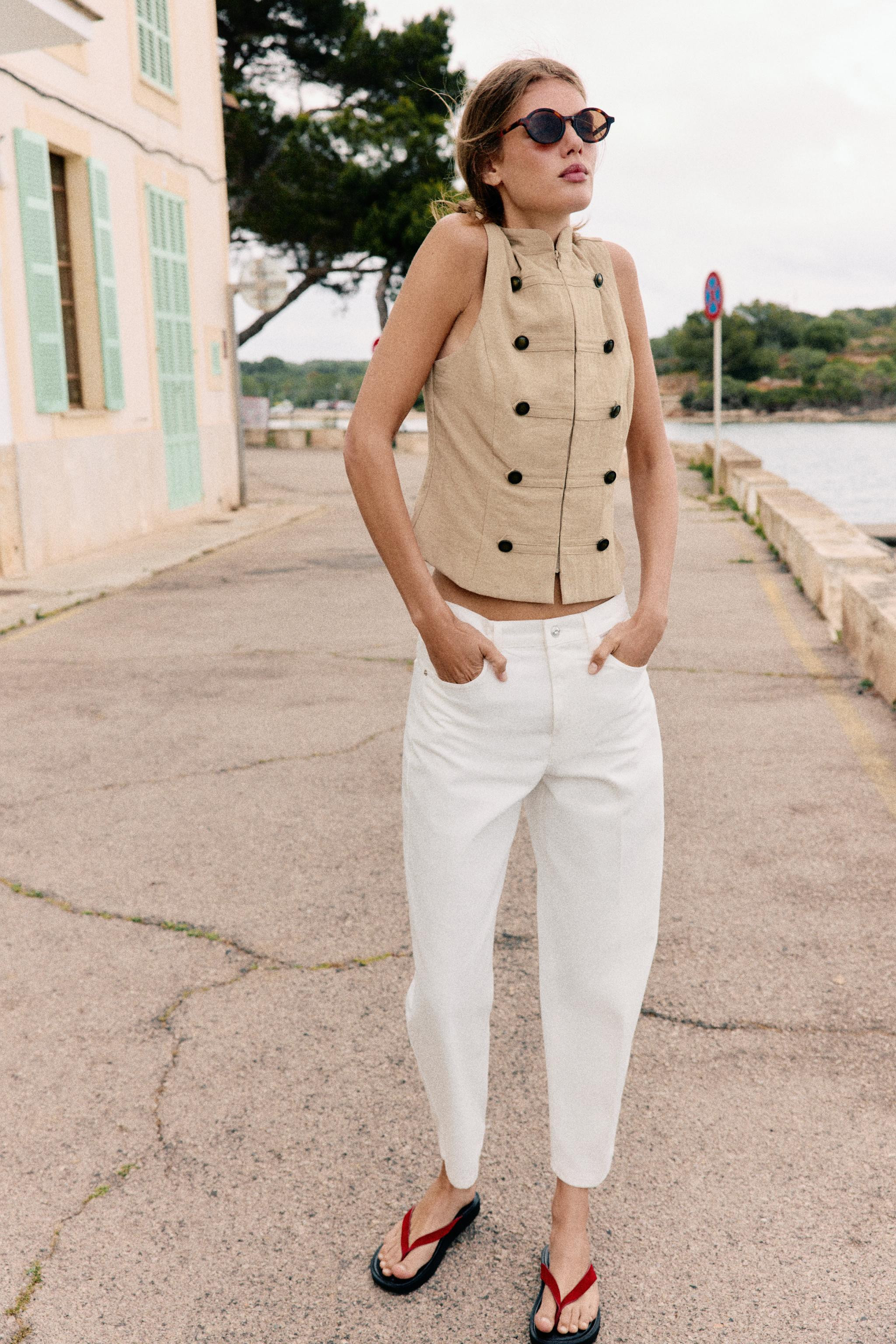 Z1975 MID-WAIST BARREL JEANS WITH PRESSED CREASE | Zara UK
