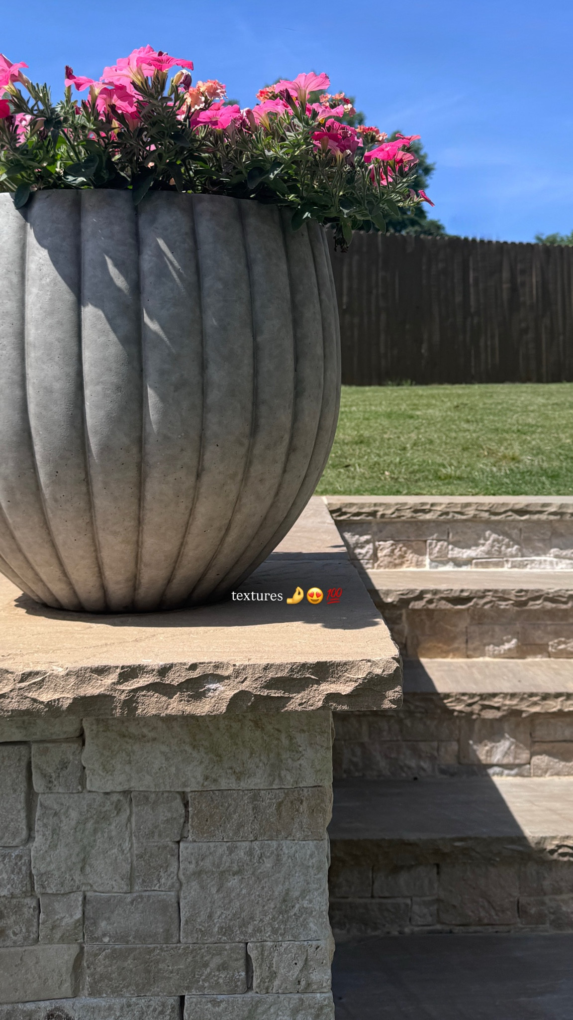 some of my favorite outdoor planters are BOGO 50% off!


backyard design, outdoor planters pots, outdoor living, patio finds 

#LTKHome #LTKSaleAlert