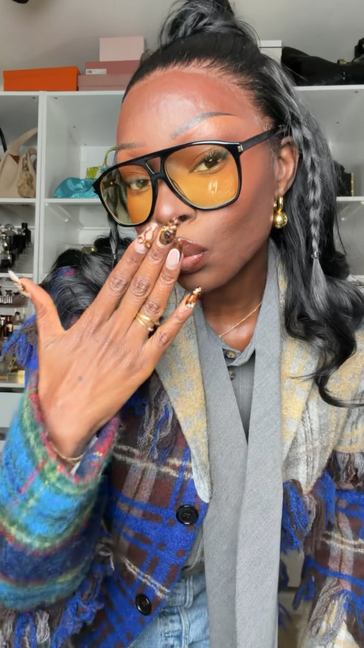 Wore this outfit to the book store and I just can’t get over this jacket! Unfortunately I couldn’t find the exact one I have in this video but I found similar ones for y’all  