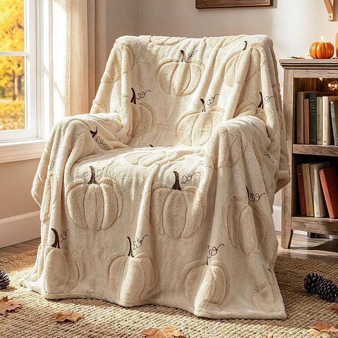 EVERLORIA Fall Pumpkin Throw Blanket 50"x60", Soft Plush Embroidery Pumpkin Throw Blanket for Cou... | Amazon (US)