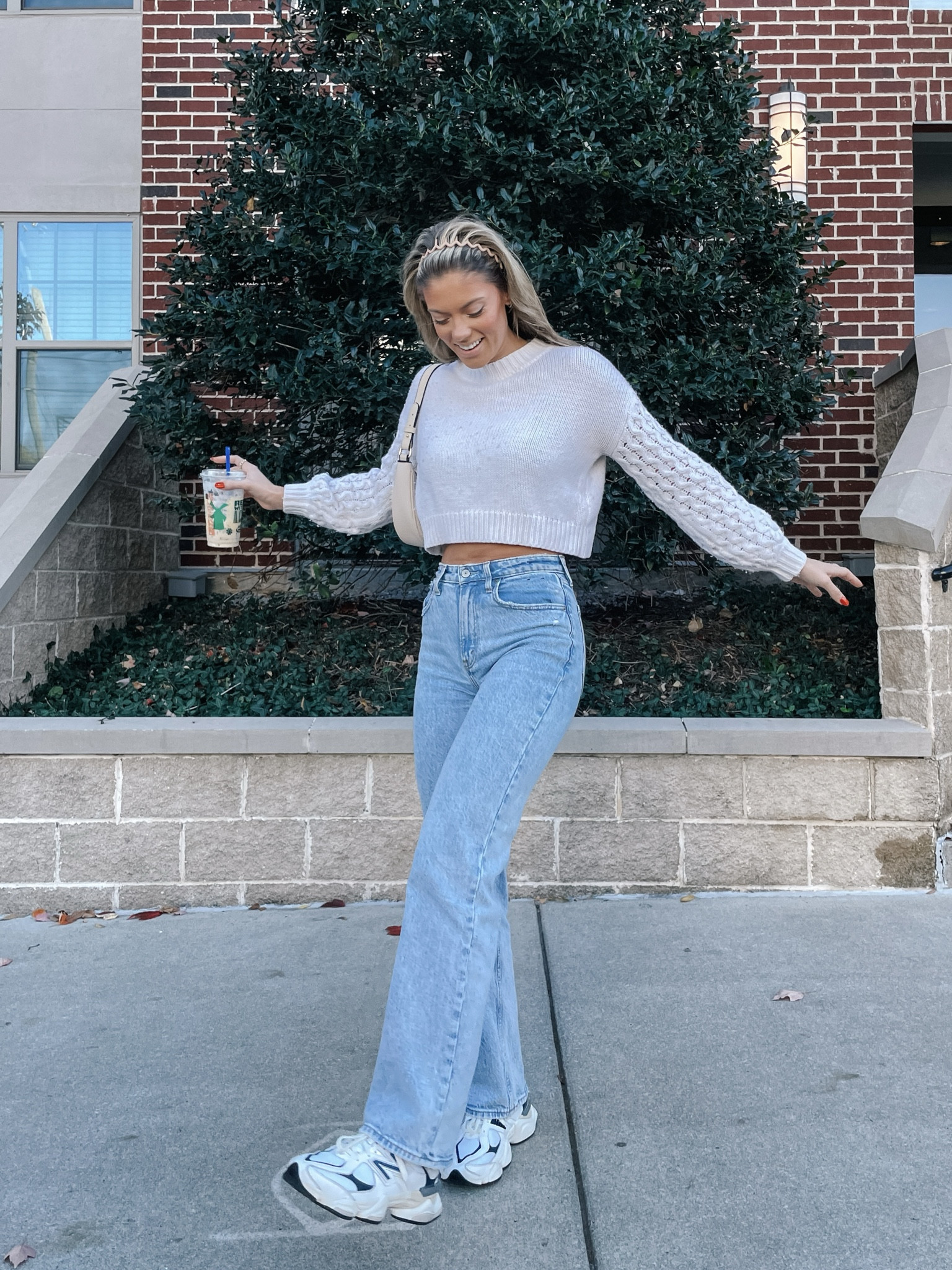 90s jeans and new
balance sneakers are my staple🫶🏼

#LTKstyletip #LTKHoliday #LTKfitness