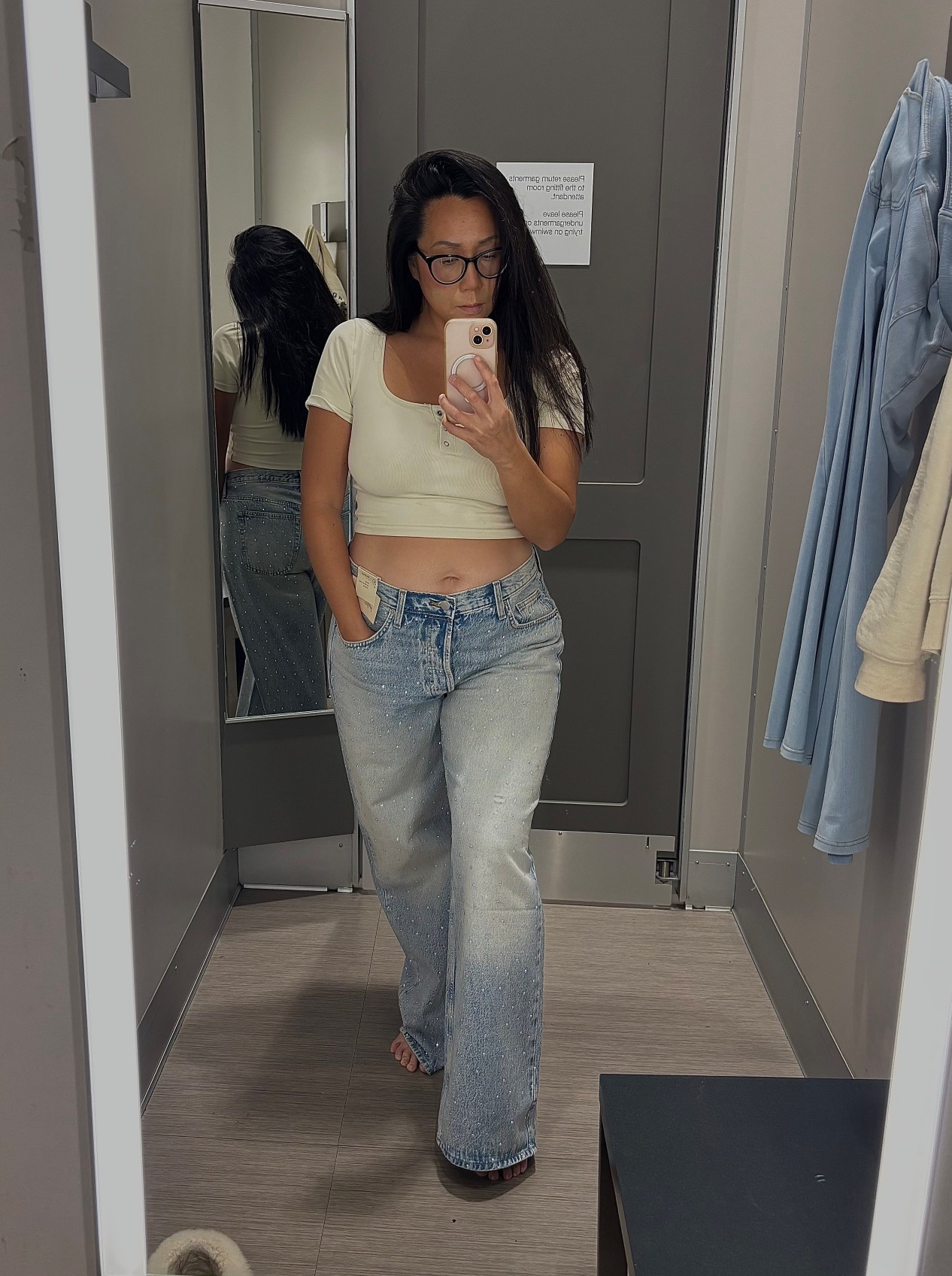 90s baggy sparkle jeans. Holiday casual but festive.

#LTKmomlife #LTKOver40 #LTKMidsize