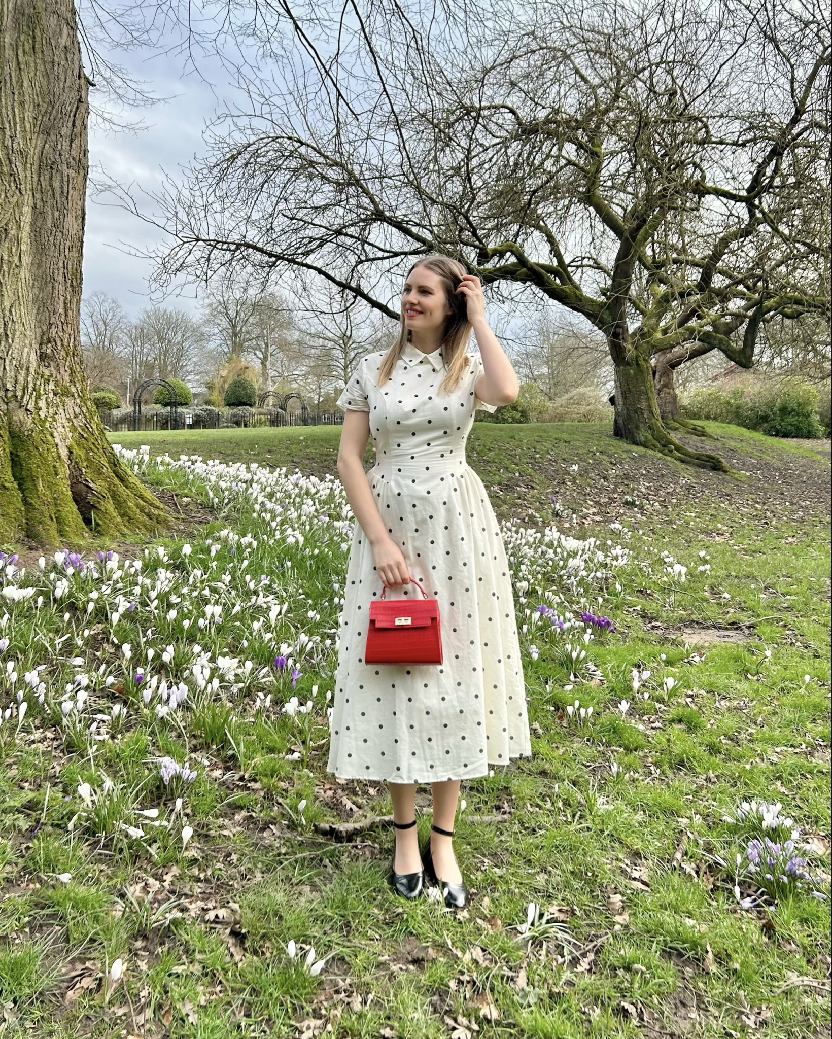 With March comes the courage to bloom again 🌹🌿
Spring is coming, the days are getting longer, Mother Nature is awakening (and so am I 🤭) Happy March! 🤍

Linen polka dot dress by @chillinenofficial AD Discount code ‘Loretta’ 

#spring #springdress #naturelover #flowers #positivemindset

#LTKstyletip #LTKdresses #LTKspring