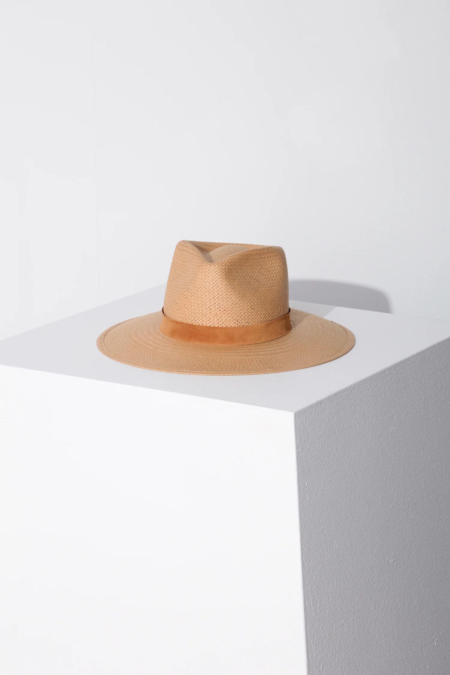 Alexei Hat | Janessa Leone