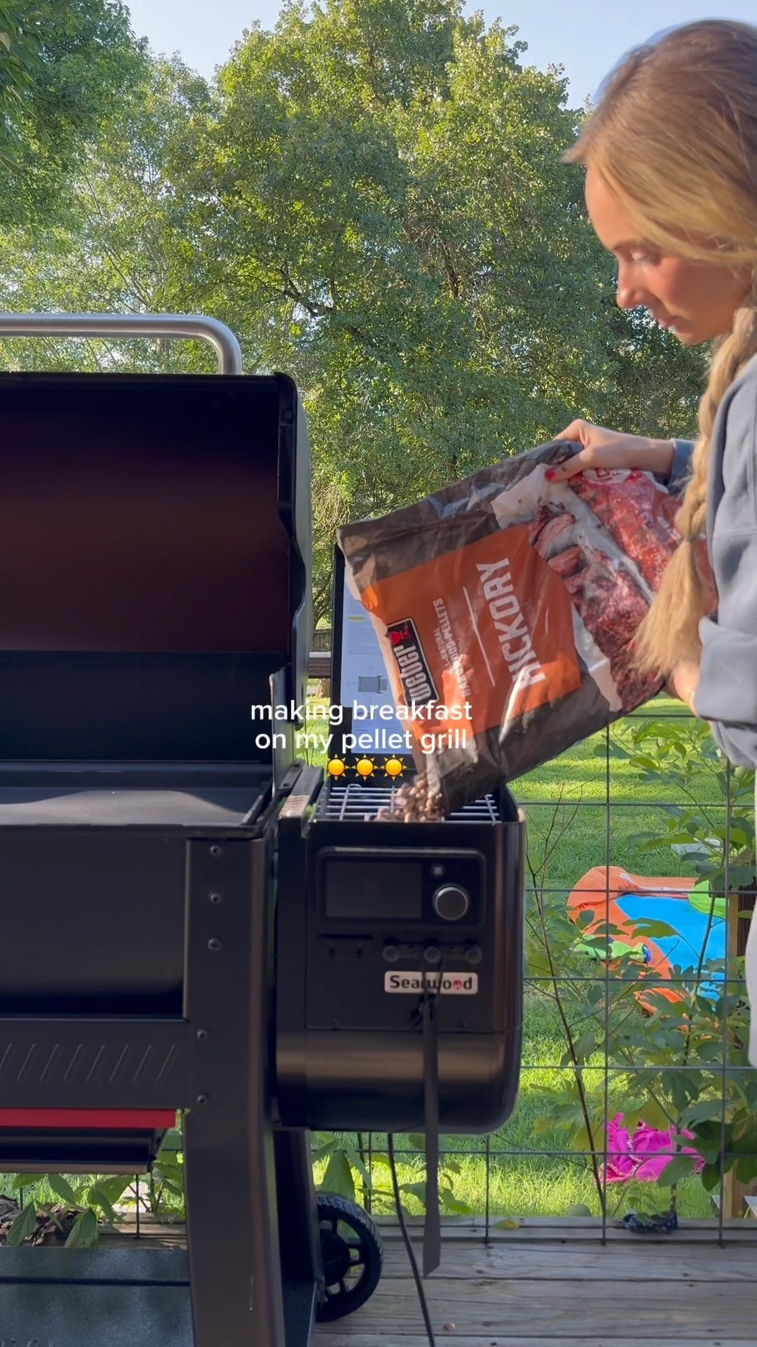 This morning we’re doing breakfast sandwiches on the deck while the kids play and let me tell you, top tier experience. Your eyes don’t deceive you by the way -- the same grill that I smoke my low and slow briskets on can do breakfast with their griddle insert attachment! I love this grill. #webergriddle #weberpartner @webergrills

