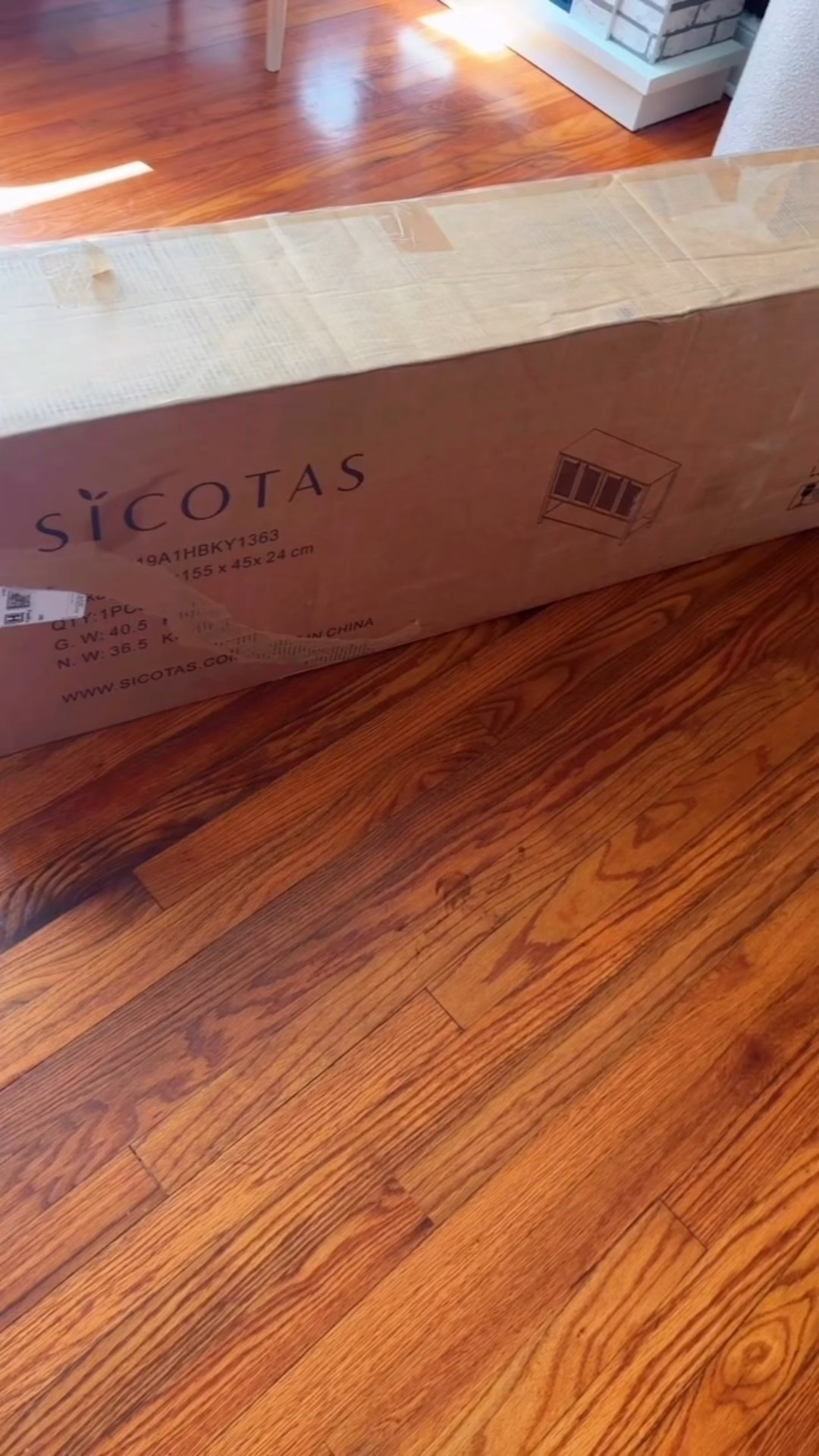 And since I couldn’t miss this beautiful sideboard for my dining area, I loved it because it complements perfectly with my dining room, it gave it that style that I needed so much for this area

Tell me what you thought?

Y como no podía perderme este hermoso credenza  para mi comedor, me encantó porque complementa perfectamente con mi comedor, le dio ese estilo que tanto necesitaba para esta área

Cuéntame qué te pareció?

#interior #viral #sideboardstyling #home #deningroomdecor #sicotasfurniture #sicotas #usa #viralvideos #kitchen