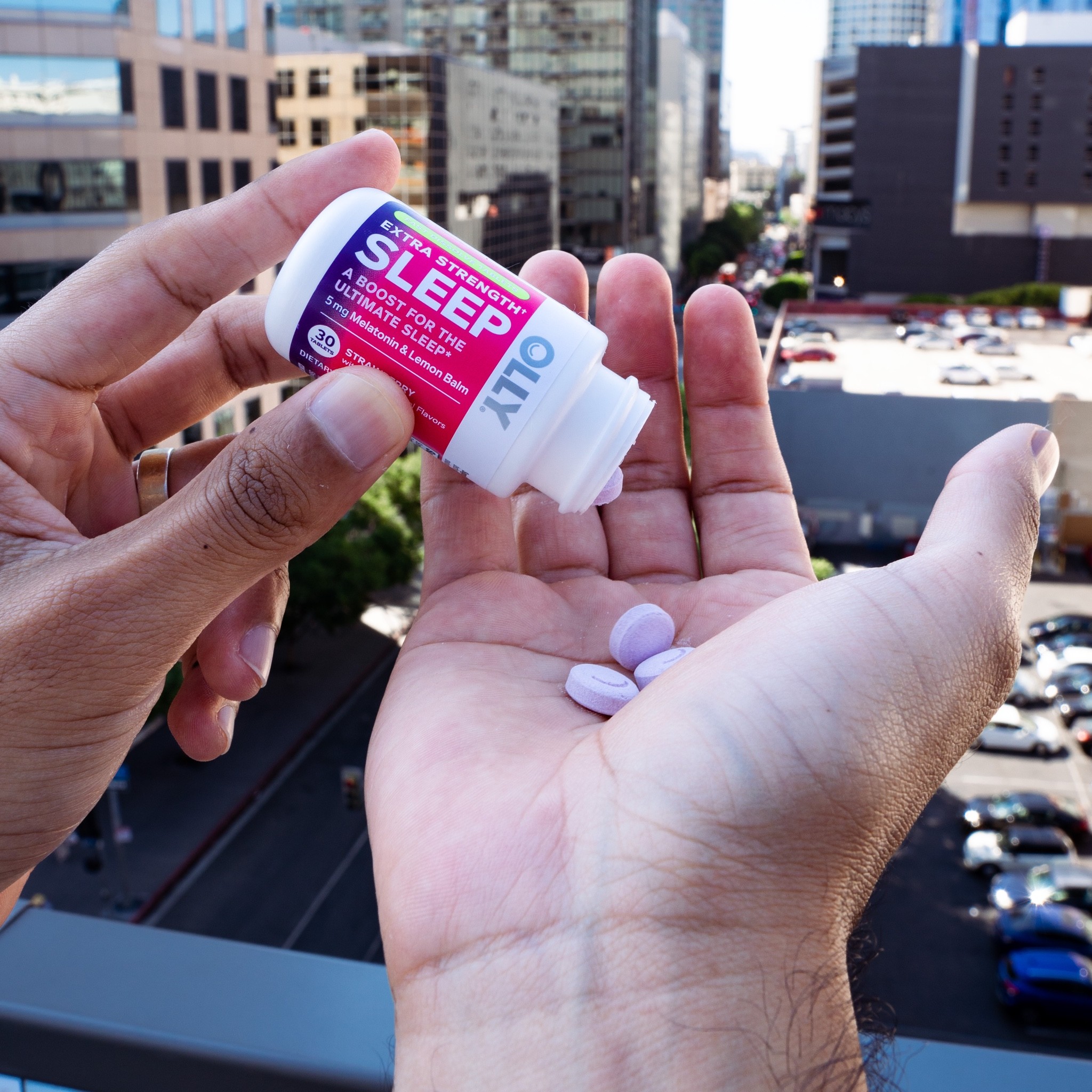 Moving to Los Angeles has been a dream come true but the only thing that hasn't been a dream is being able to relax, chill or fall asleep after a busy day. Fortunately, I found the new @Ollywellness which has helped me sleep better at night and give me enough energy for a day in the city of Angels . The best thing, apart from its taste (btw my favorite one is the strawberry ones) is its easy and convenient way to use. A quick dissolving tablet 30 min before bed and I’m ready  to count sheep…

@Target @ollywellness #OLLYAmbassador #OLLYSponsored #Target, #TargetPartner @targetstyle 