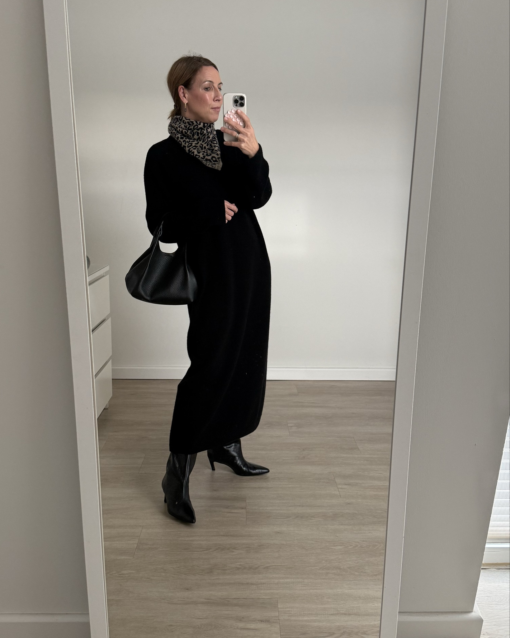 Strickkleid, Stiefel & Wollmantel

#LTKstyletip #LTKshoes #LTKwinter