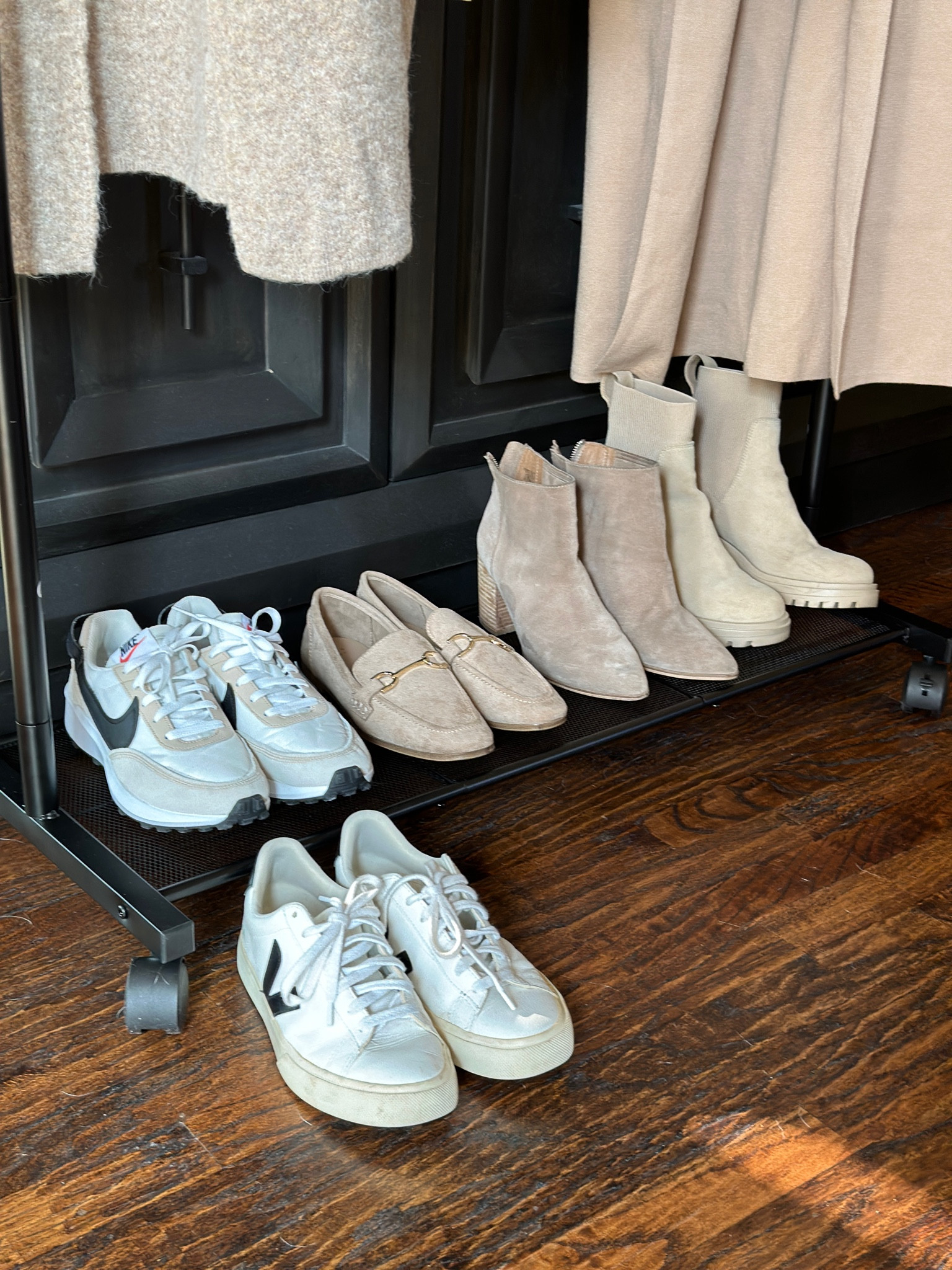 Fall Staple Shoes 

Nike sneakers  tan boots  white boots  beige flats  fall  fall shoes  fall staple pieces  fall style  sneakers  boots 

#LTKstyletip #LTKSeasonal #LTKshoecrush