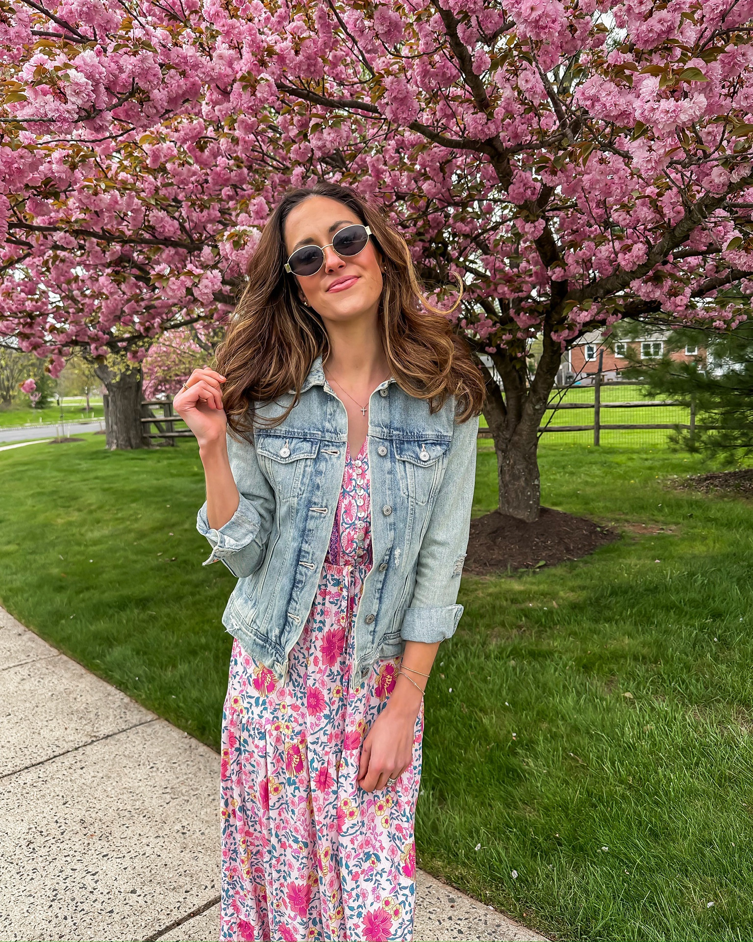 Amazon find - floral maxi dress 

Denim jacket // oval sunglasses // spring dress 

#LTKstyletip #LTKSeasonal #LTKfindsunder50