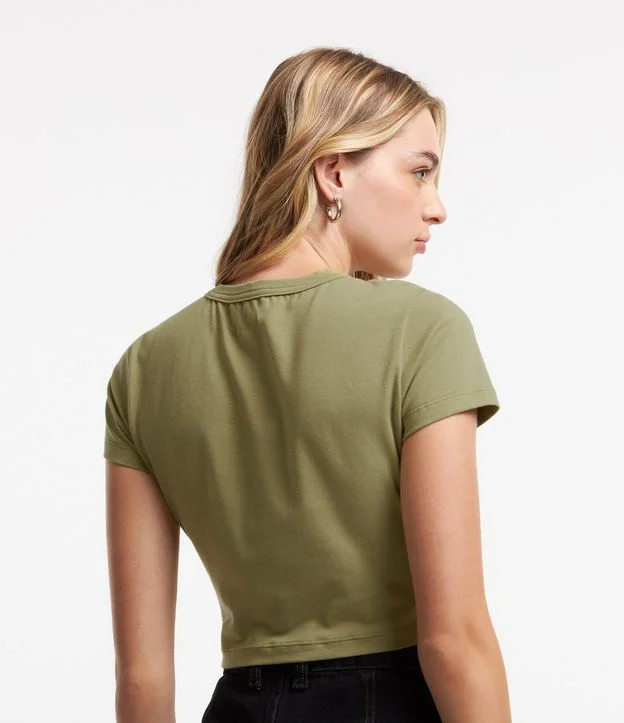 Blusa Cropped em Meia Malha com Estampa Seattle Verde | Renner (BR)
