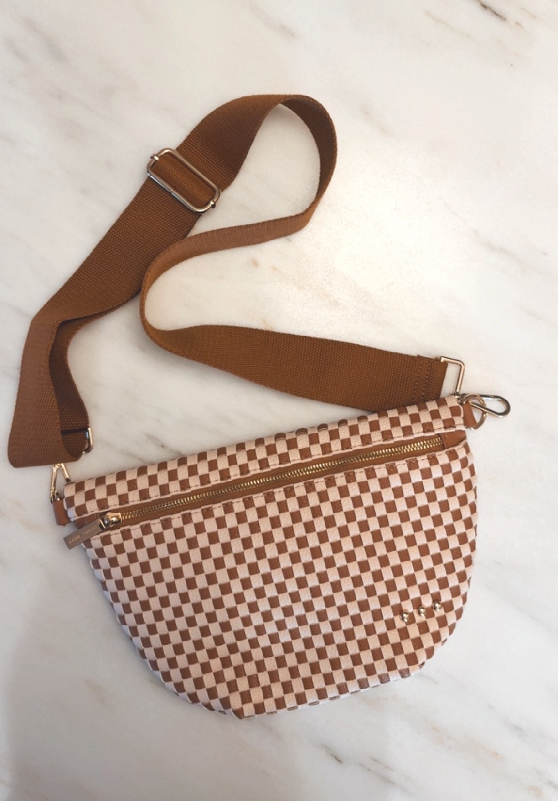 Smitten with this bag. It comes in so many colors. 