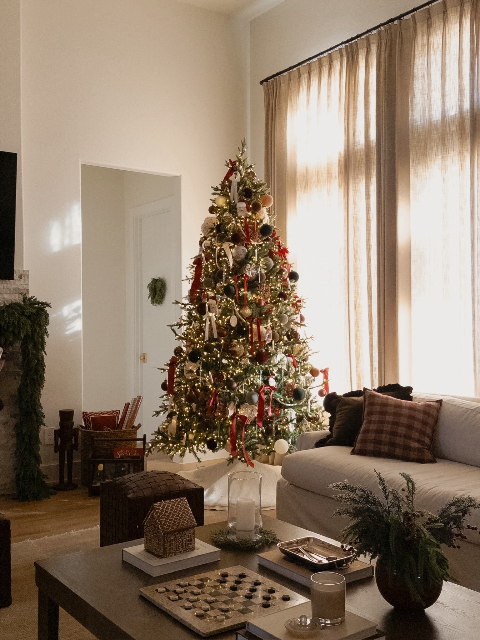 Happy Monday!

christmas living room, living room christmas tree, collected christmas tree, christmas tree, christmas home decor, affordable christmas decor, budget friendly christmas decor 

#LTKHome #LTKHoliday #LTKSeasonal