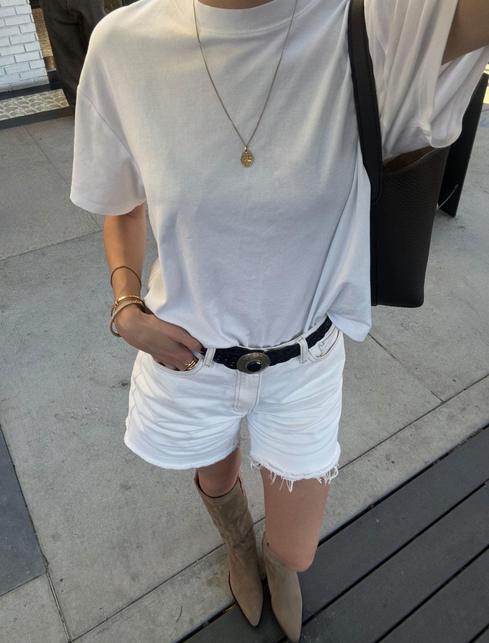 My favorite white tee is on sale! 50% off 🤍

#LTKFindsUnder50 #LTKSaleAlert #LTKStyleTip