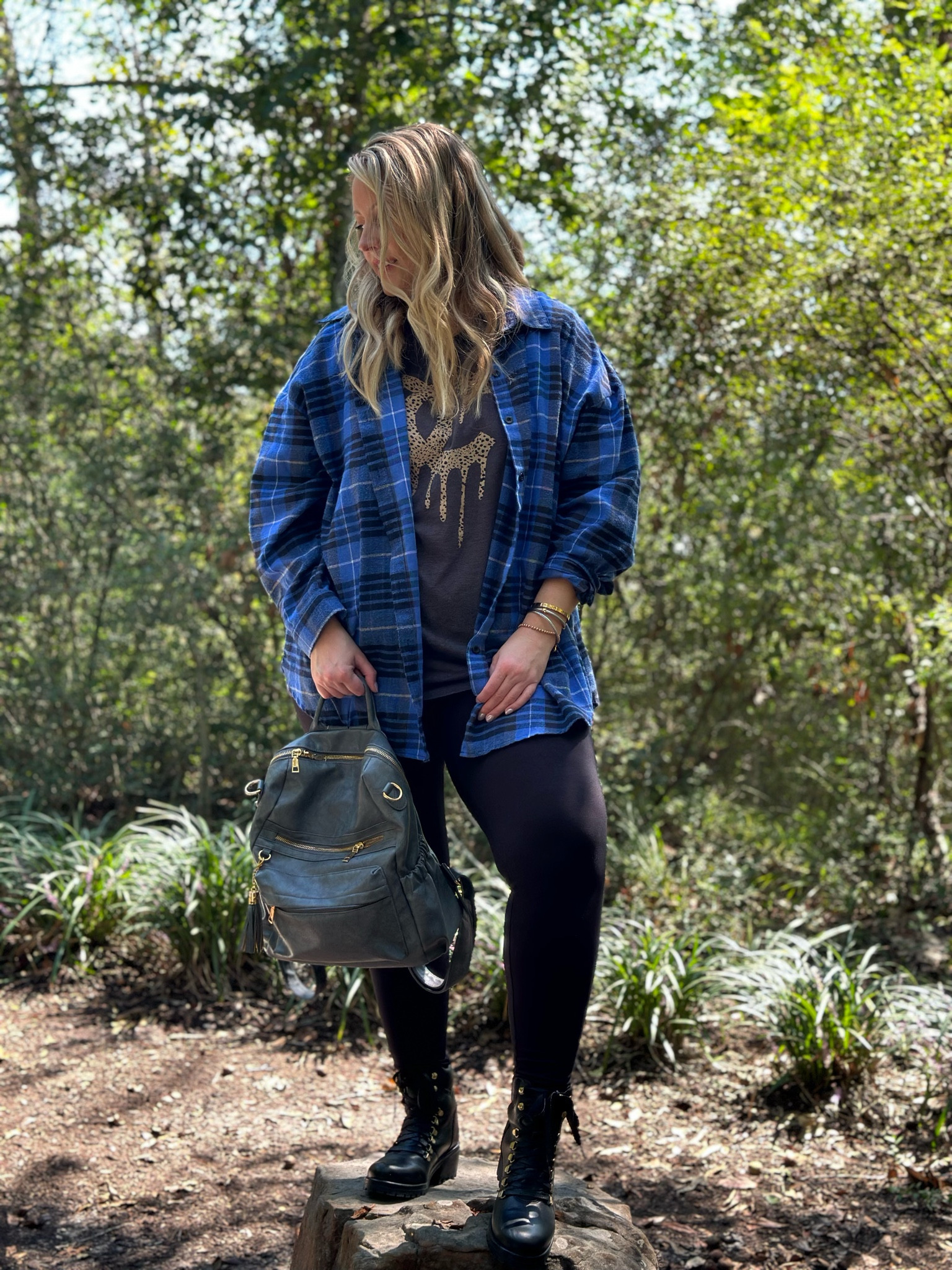 Flannel Season is my favorite! Great staple purse bag for shopping, sports, hiking… etc. 
#fallfashion #purse #outfit #flannel

#LTKmidsize #LTKSeasonal #LTKstyletip