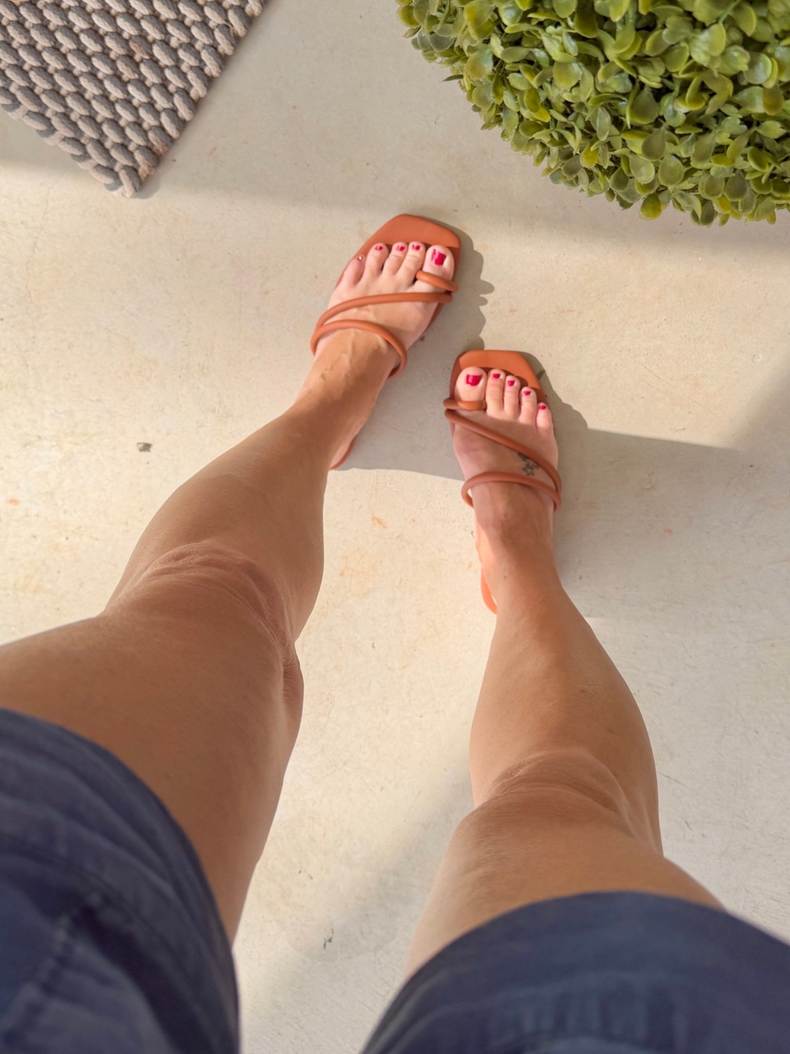 🤎These brown strappy sandals are comfy, cute, and go with so much! Will be perfect for fall 🍁in Georgia

#LTKgrwm #LTKootd #LTKOver40